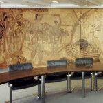Wandgestaltung von Eduard Bargheer im Konferenzraum des Unilever-Haus, Dammtorwall 15, erbaut 1964. Die Unilever wurde 1929 als Zusammenschluss verschiedener pflanzenölverarbeitender Unternehmen gegründet. Konferenzraum, Unilever-Haus